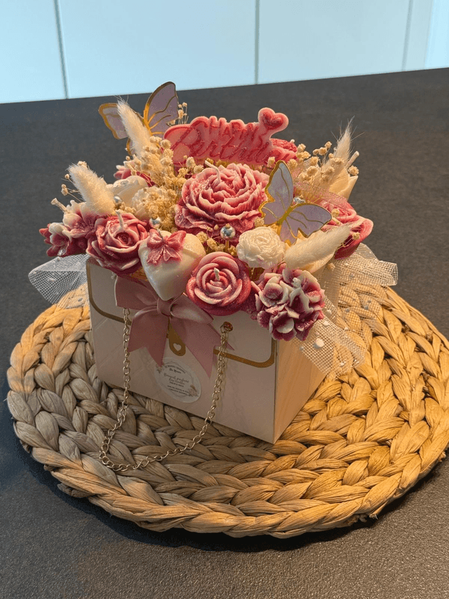 Bouquet "Ecrin d'amour"